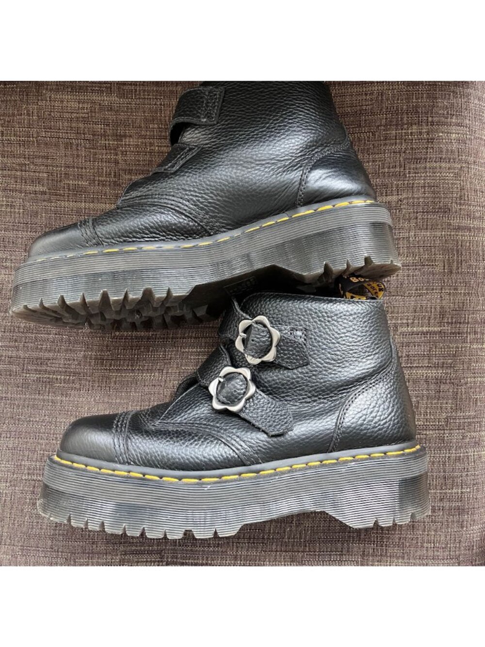 DR. MARTENS Devon Flower Buckle Leather Platform  Women's Boots Size 10 - Picture 3 of 11